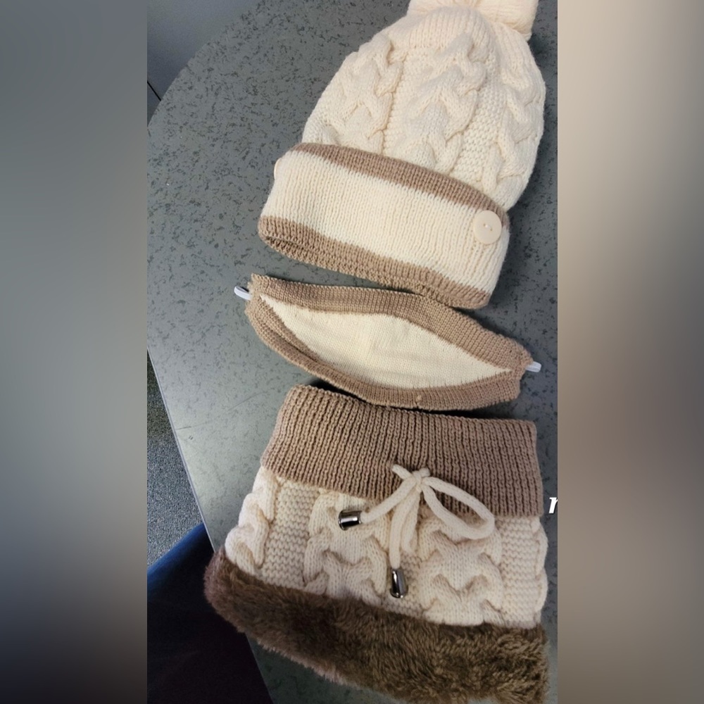 Women’s Hat Set